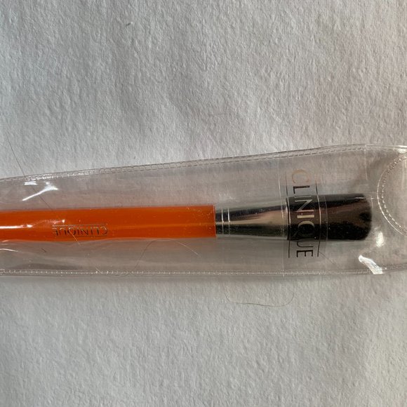 Clinique Powder Brush NEW - Picture 3 of 3
